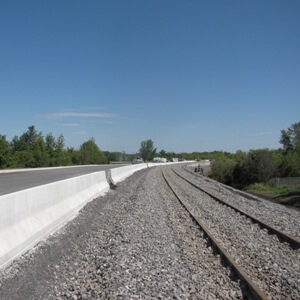 Conseil en environnement pour la construction d’un parcours réservé à l'autobus à Gatineau (Rapibus)